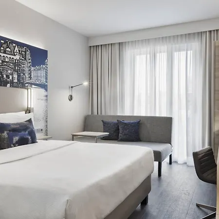 Courtyard By Marriott Hamburg City-3