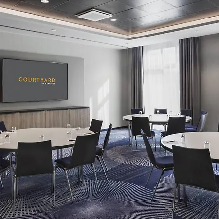 Courtyard By Marriott Hamburg City-3